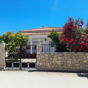 Belamandil Garden ,family Holidays Сasa de vacaciones